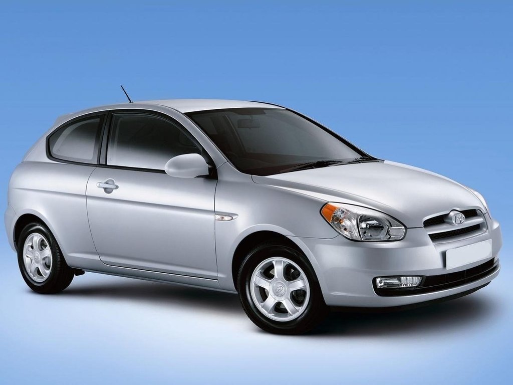Hyundai Verna (MC) 2 поколение, хэтчбек 3 дв. (04.2006 - 04.2009)